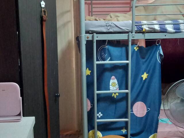 West Coast Road,Blk 714,Master room,1 female lady(sharing room)