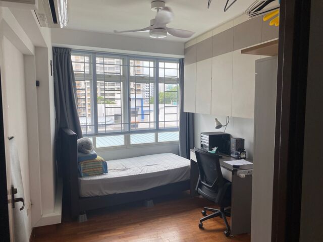 Near Buangkok MRT, single room available at 265C Compassvale Link