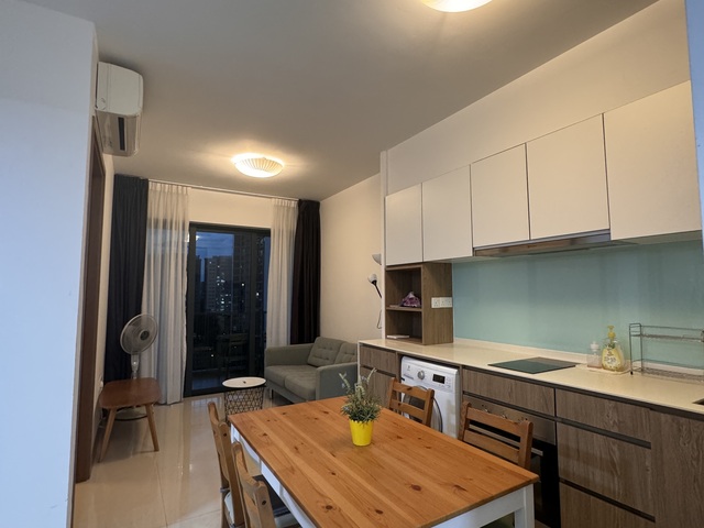 Fully furnish condo with swimming pool /road view, quiet & high floor