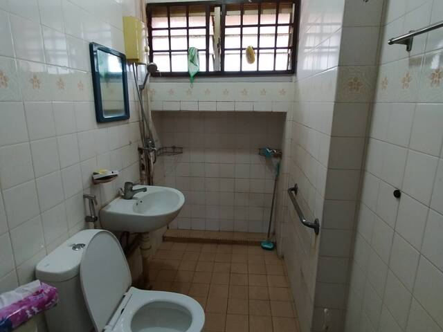Near yewtee MRT room rental