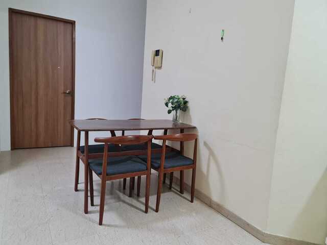 Huge Master Bedroom for rent in Changi Area