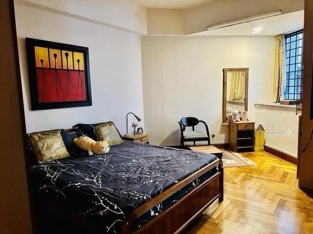 Prefer lady..Ensuite Condo bedroom for Rent (Simei) with attached bathroom.