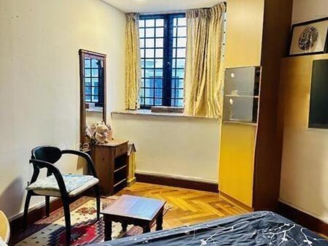Prefer lady..Ensuite Condo bedroom for Rent (Simei) with attached bathroom.