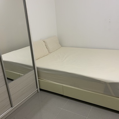 5 to Mrt and all amenities