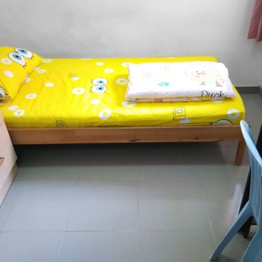 Near MRT, food, supermarkets & amenities. Single room / Share room / Common room in Woodlands. IMMED