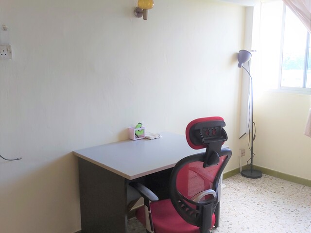 7mins walk to AMK MRT, Common Room For 1 Lady
