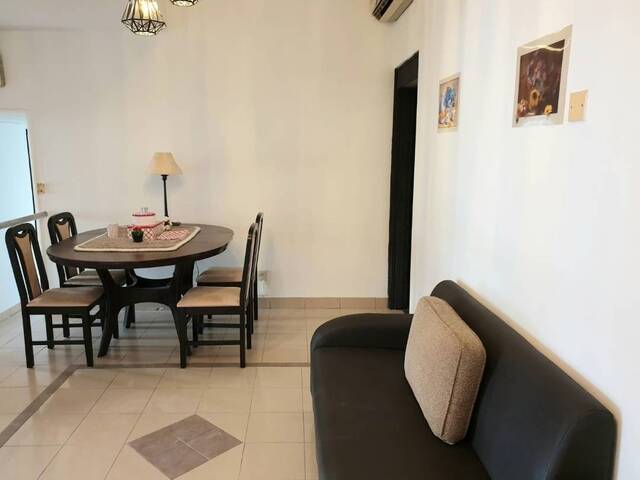 Master Room @ Tiong Bahru . Expats Unit. Virtual Viewing Available !