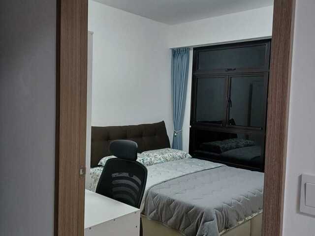 $750/1 pax $1000/2 pax eateries n shops just below the block abt 3 mins walk to 2 Malls n MRT 2027
