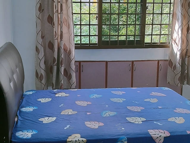 Common Room available for a working female in Jurong east. - Available Immediate NO AGENT FEE