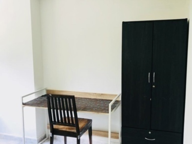 Common Room available for a working female in Jurong east. - Available Immediate NO AGENT FEE