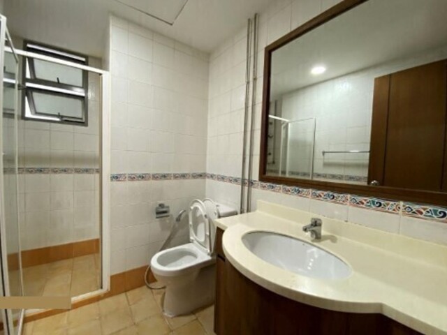 Spacious Condo Room at The Florida