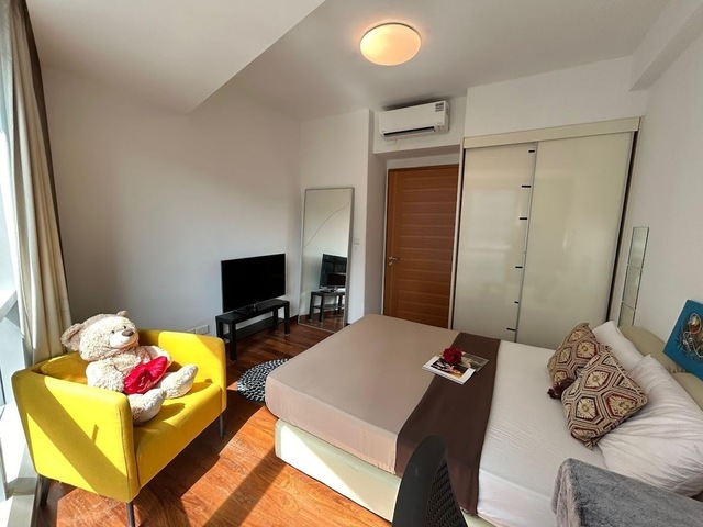 Fully Furnished Queen Room @ Downtown MRT - Raffles place MRT