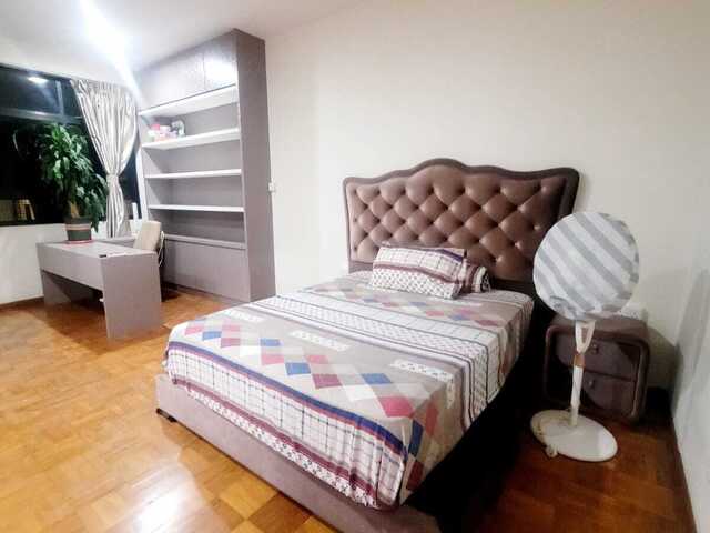 HIGH demand area 3rd floor master bedroom _ shared kitchen and common area with other tenanted room