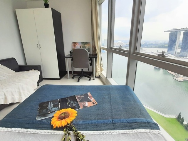 IOI Central Boulevard Towers/MBFC/Raffles place MRT - Queen Room with Marina Bay Sands view