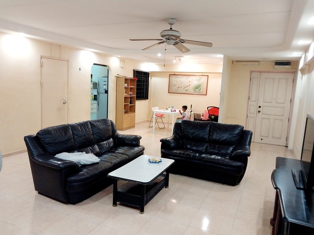 Room for rent, Near Vista Point, easy access woodlands health Centre