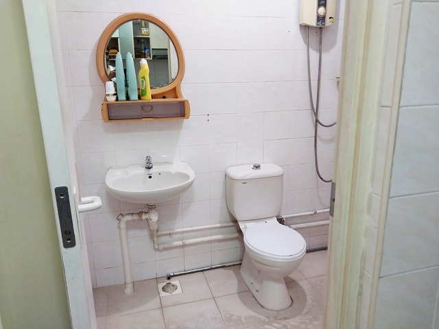 Room for rent, Near Vista Point, easy access woodlands health Centre