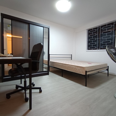 Near CBD Room Rental!