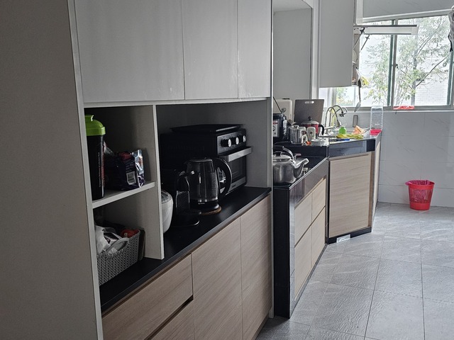 Common room 8 mins walking distance to Khatib MRT