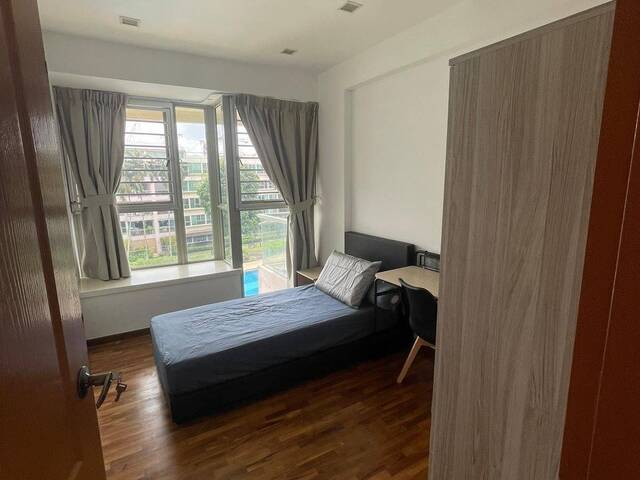 The Calrose, near Lentor MRT, Common Room with balcony, for rent