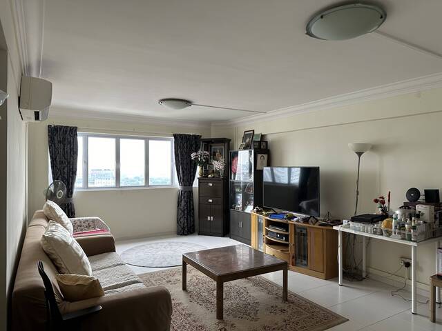 Master bedroom to rent avilable from 1 Jun 2025