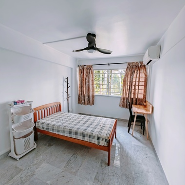 Furnished bright & breezy rooms