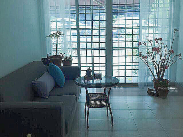 Big and quiet room for rent in a exclusive and beautiful private estate immediately move in -No fees