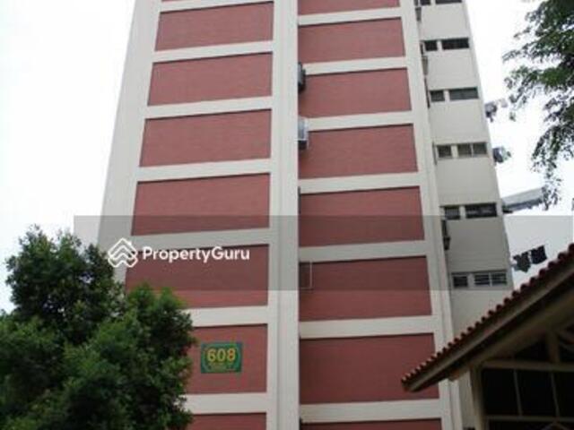 Common Room for Rent at Blk 608 Ang Mo Kio Avenue 5. Own Bathroom! NO AGENT FEE