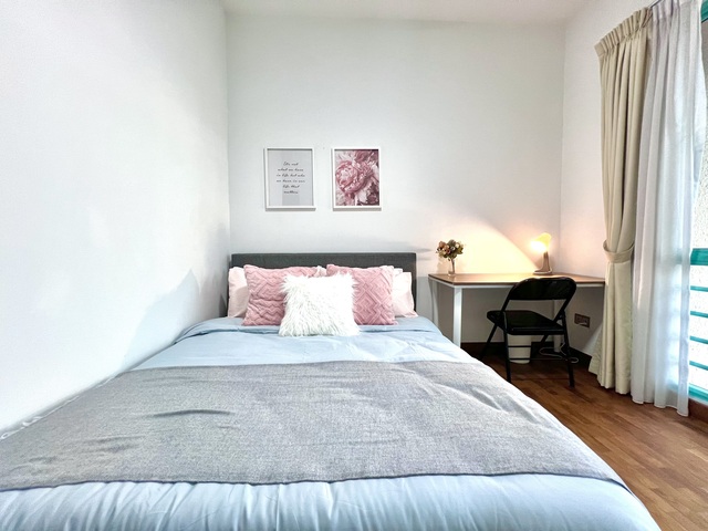 Only for FEMALE CO LIVING , No AGENT FEE ! Cashew MRT blue line, 3 huge malls and coffeeshops beside