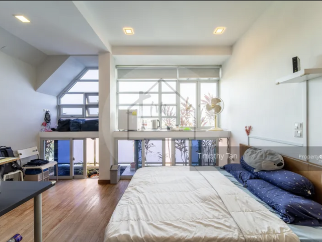 Penthouse Skyroom with rooftop pool and jacuzzi, near Kembangan MRT, EW line