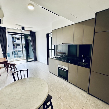 Park Colonial 2 rooms 2 baths apt, partial furnished, next to Woodleigh MRT