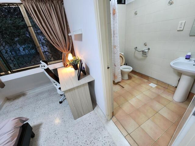 Room for rent Bedok, Singapore - No Owner, Masterbedroom with balcony ...