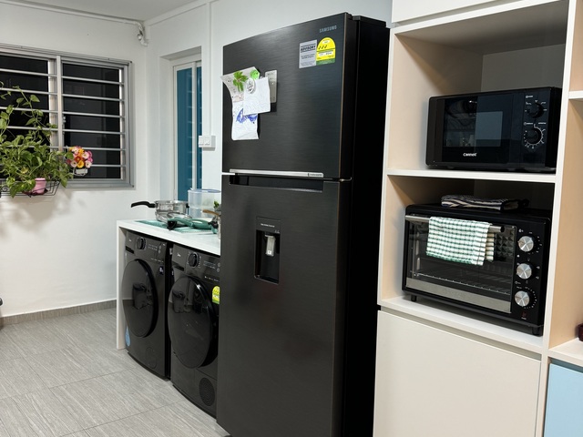 Prefer female professional $850 for common room , quiet and peaceful environment