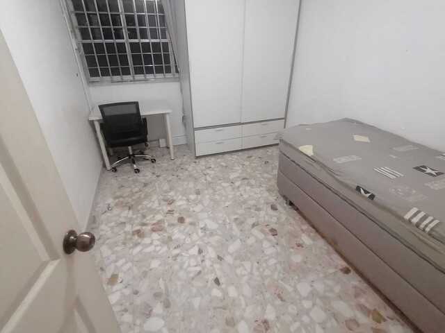 Near Little India MRT! Common room at 661 buffalo road for rent! Aircon wifi!
