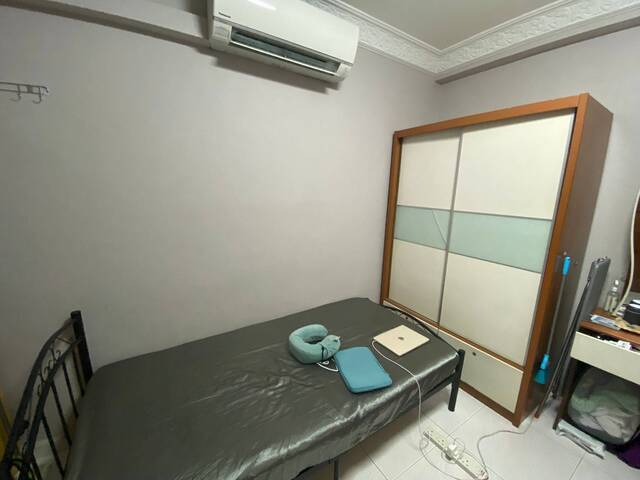 City Redhill MRT , Share Common Room for Working Female Rental , Available 01 June