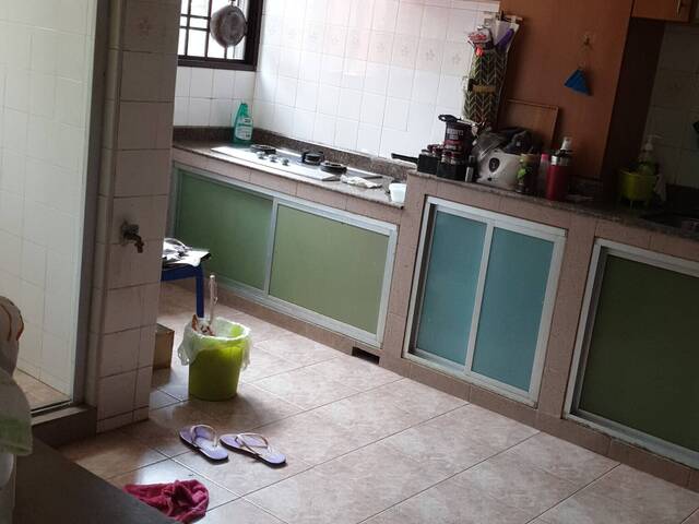 City Redhill MRT , Share Common Room for Working Female Rental , Available 01 June