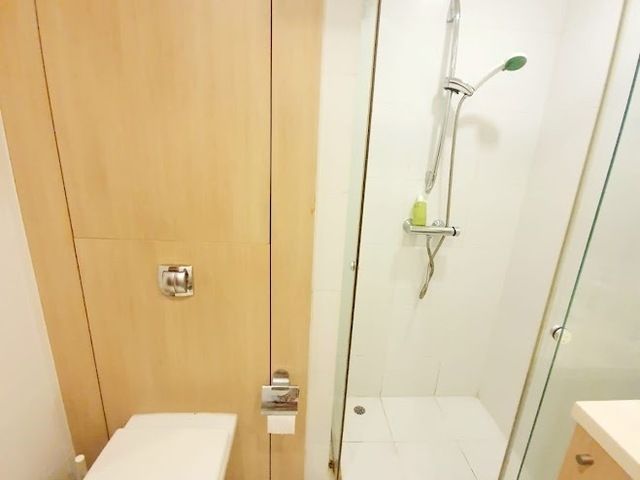 Single Rm , Raffles Place MRT CBD : The Sail @ marina bay