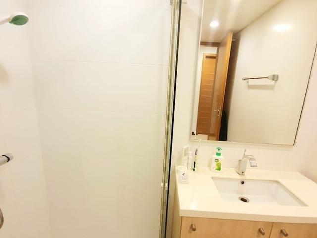 Single Rm , Raffles Place MRT CBD : The Sail @ marina bay