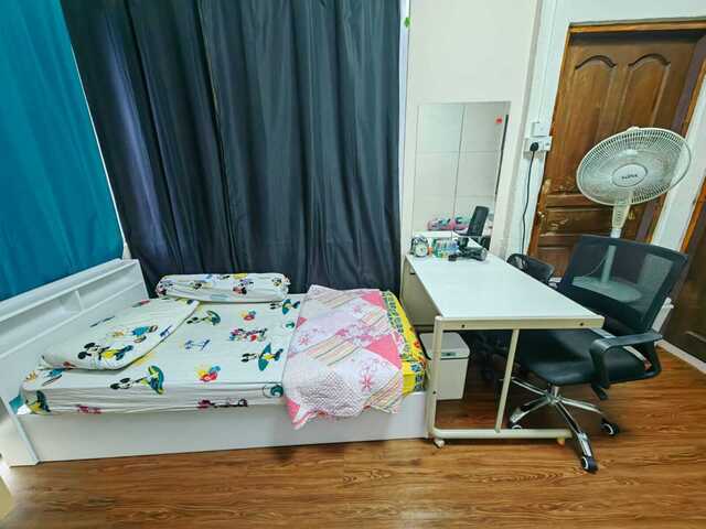 Cosy and Big Room for Students/Interns (Single or sharing)