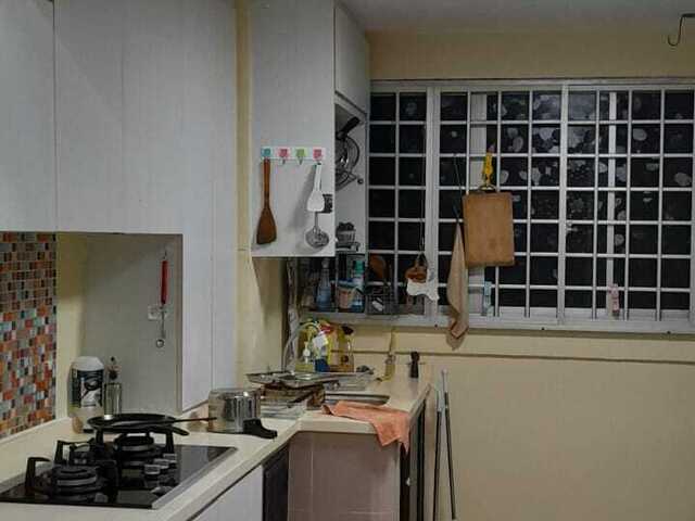 common room for singles or 2pax share max