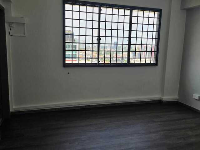 2 Newly Furnished Queen Common Room for Rent @ Paya Lebar MRT .