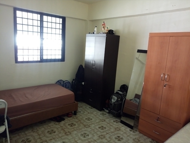 Male room sharing Jurong East Central (Gateaway) Near MRT Sta