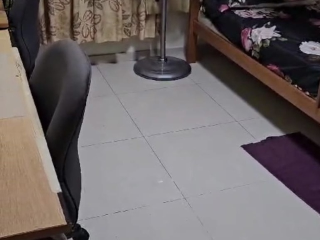Common room at 701 woodlands drive 40 for rent! Aircon wifi!