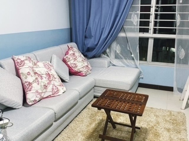 Common Room - Female Environment only. Looking for 1 Single female Prof ($820)