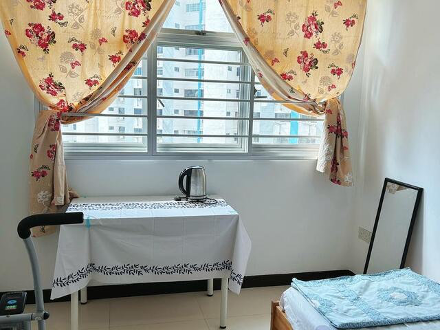 Common Room - Female Environment only. Looking for 1 Single female Prof ($820)