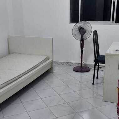 hougang mrt common room rent for female only