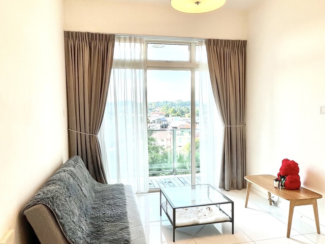 Unblocked 1-bedroom Condo Near King Albert Park MRT and SIM