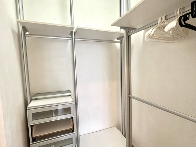 Unblocked 1-bedroom Condo Near King Albert Park MRT and SIM