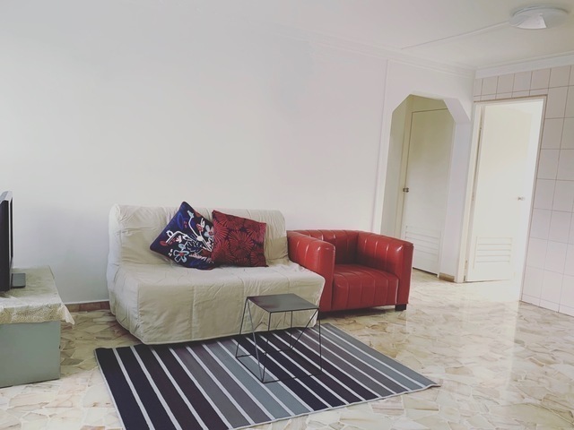 Spacious common room come with personal bathroom. City Fringe Living!