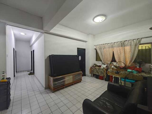 Spacious Double bedder with built in wardrobe