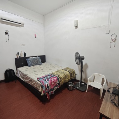 Spacious Double bedder with built in wardrobe